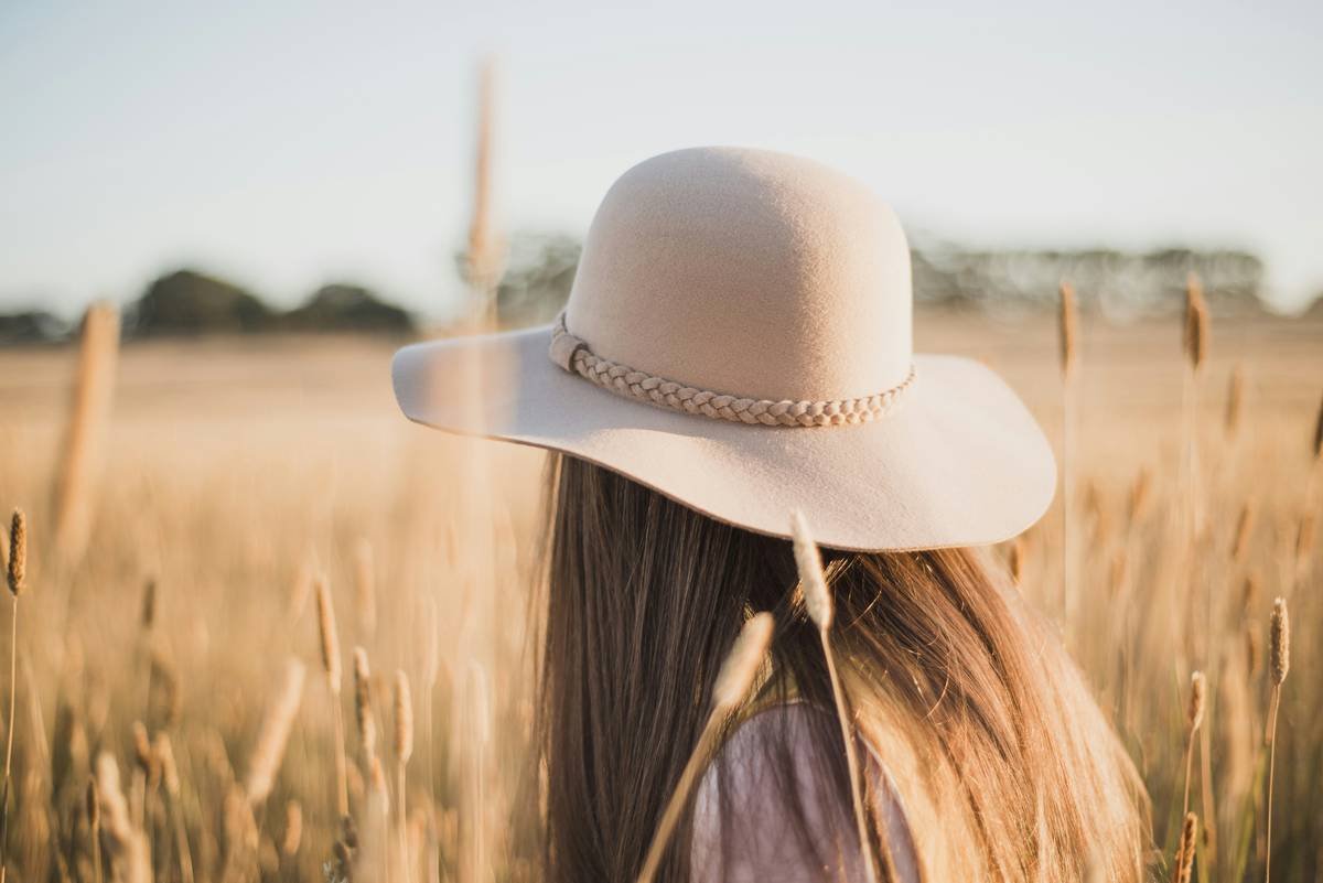 Why Your Hair Hat Feels Like a Medieval Torture Device (and How to Find One with a Truly Comfortable Fit)